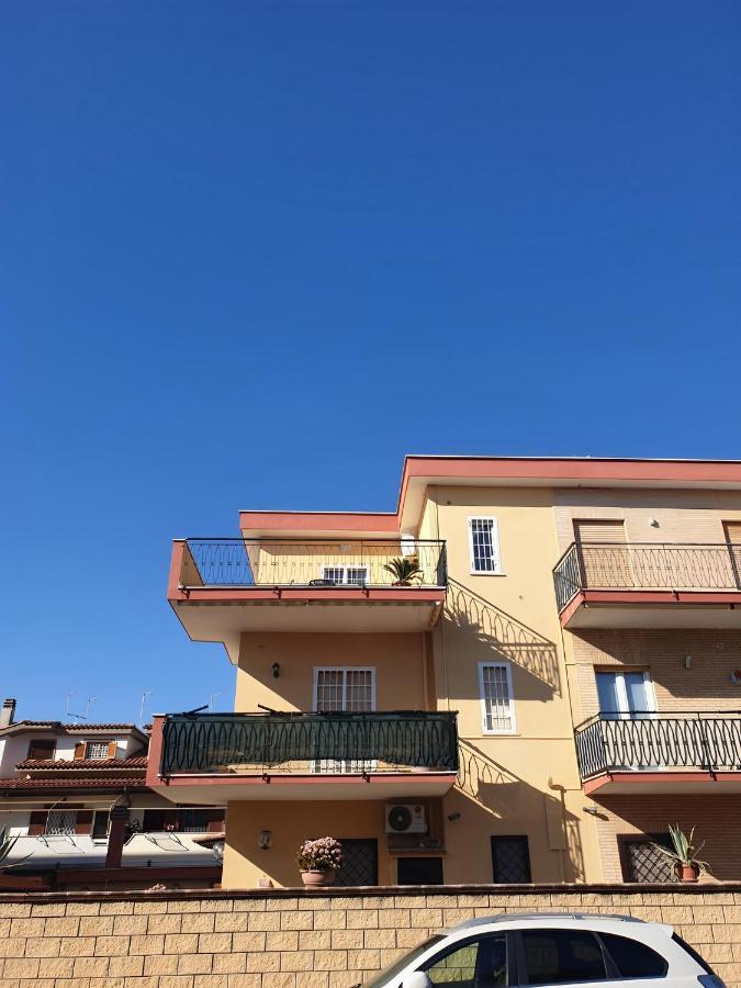 Attico Con Terrazzo Relax Lägenhet Ladispoli Exteriör bild