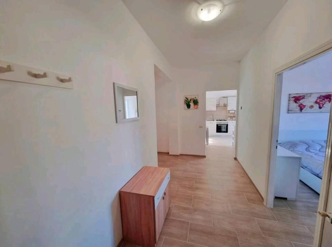 Attico Con Terrazzo Relax Lägenhet Ladispoli Exteriör bild